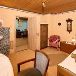 Holiday home Im Raeubernest